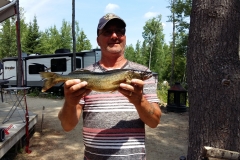 Daniel-pêche-au-camping-Tawanipi-2016