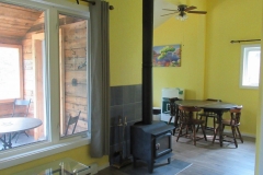 Chalet-6-salon-cuisine-chambre-1-scaled